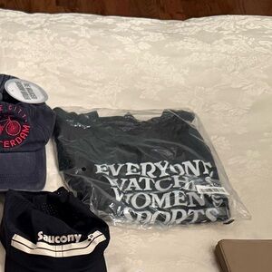 EVERYONE WATCHES WOMENS SPORTS tee size L